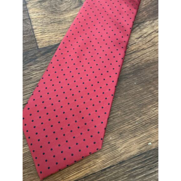 BANANA REPUBLIC 100 % Silk Tie Red & Black Mini Dot Pattern - Picture 10 of 10